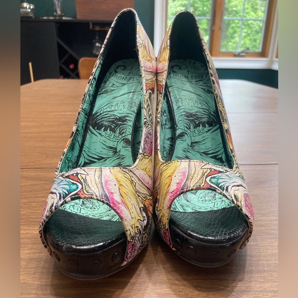 Iron fist shark attack heels size 6 - Picture 4 of 5
